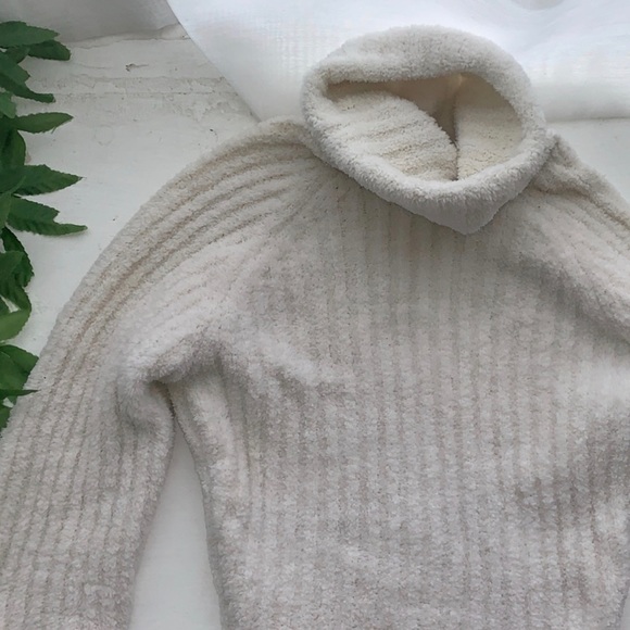 Turtle neck - Picture 5 of 5